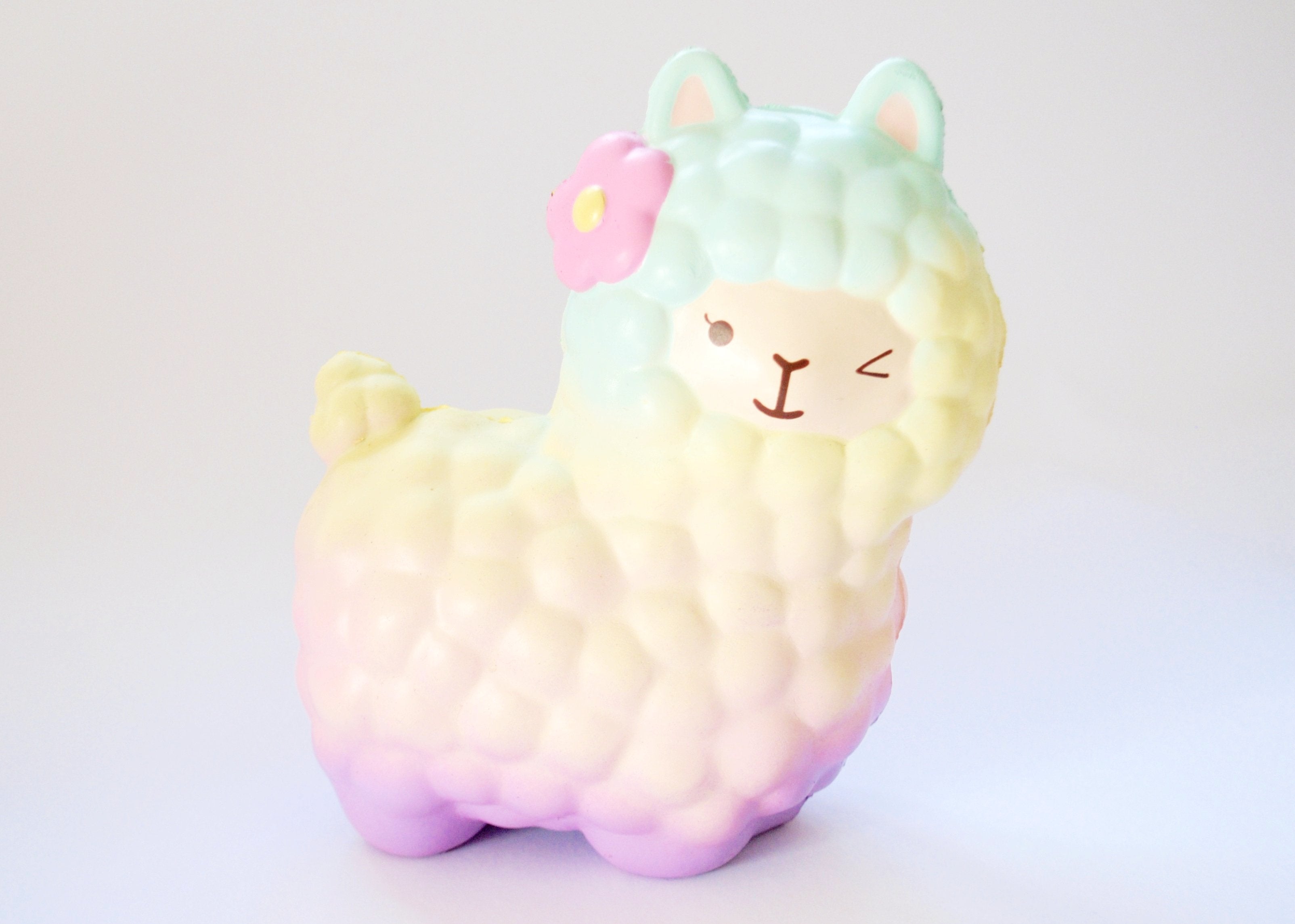 Vlampo medium kawaii alpaca scented slow-rising squishy